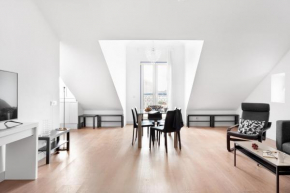JOIVY Modern flat with river view near Bica Elevator